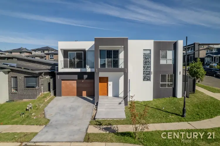 31 Chinnocks Avenue, Campbelltown NSW 2560