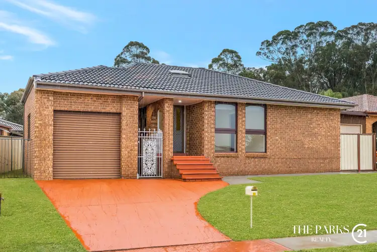 11 Benghazi Street, Bossley Park NSW 2176
