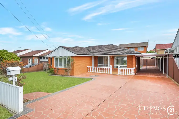 5 Butler Avenue, Bossley Park NSW 2176