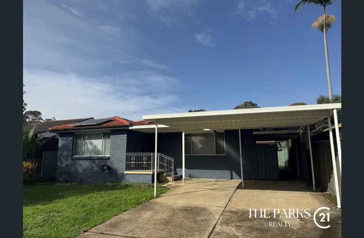 4 Marsden Close, Bossley Park NSW 2176