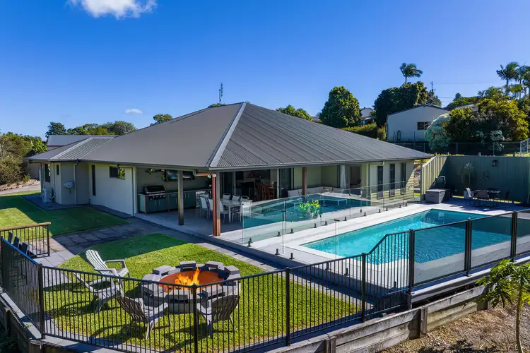 19 Duffy Court, Southside QLD 4570