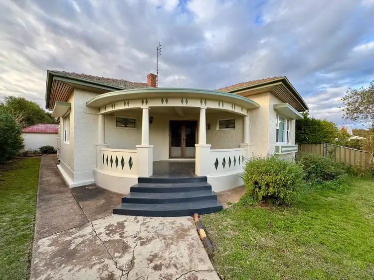 52 Church Street, Parkes NSW 2870