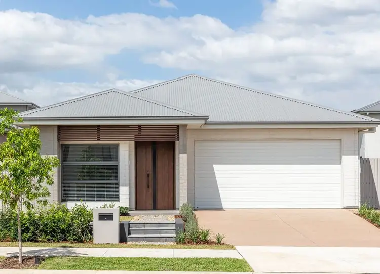 8 Bluestone Avenue, Gledswood Hills NSW 2557