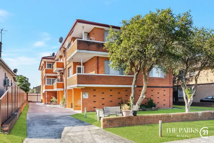 Main view of Homely unit listing, 8/84-86 Broadway, Punchbowl NSW 2196