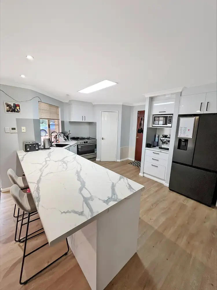 Fourth view of Homely house listing, 6 Oceanic Close, Leschenault WA 6233