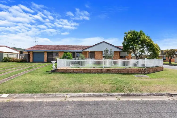 16 Bell Street