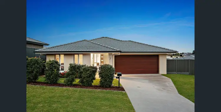 7 Vesta Street, Cameron Park NSW 2285