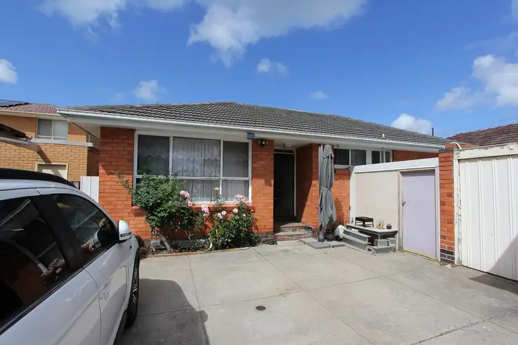 Main view of Homely unit listing, 2/24 Balmoral Avenue, Springvale VIC 3171