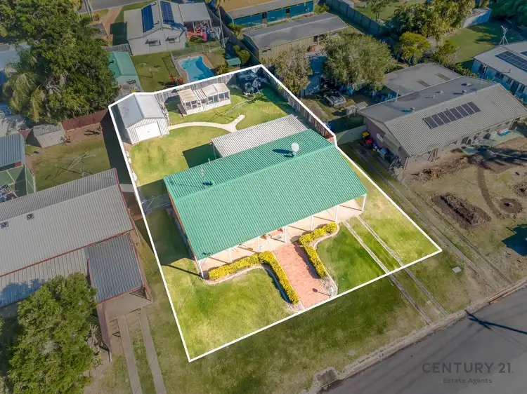 27 Sloane Street, Kalkie QLD 4670