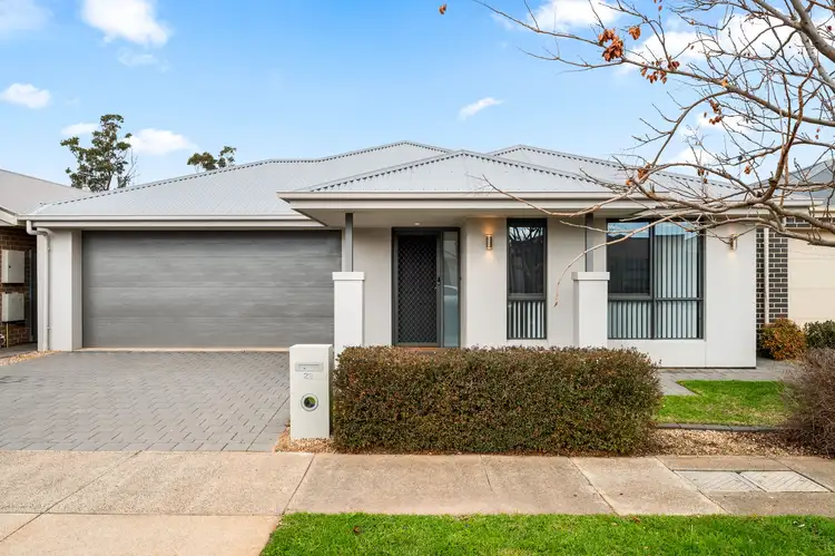 29 Holland Way
