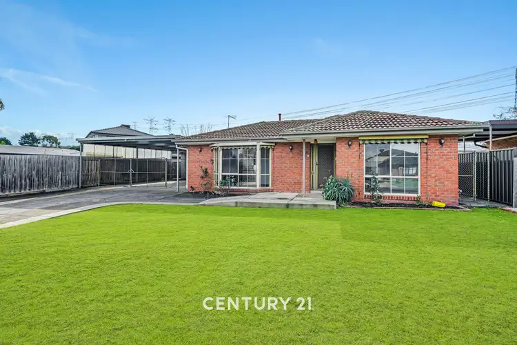 Main view of Homely house listing, 1 Kinloch Gardens, Endeavour Hills VIC 3802