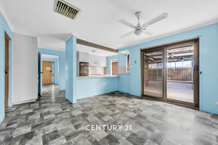 Sixth view of Homely house listing, 1 Kinloch Gardens, Endeavour Hills VIC 3802