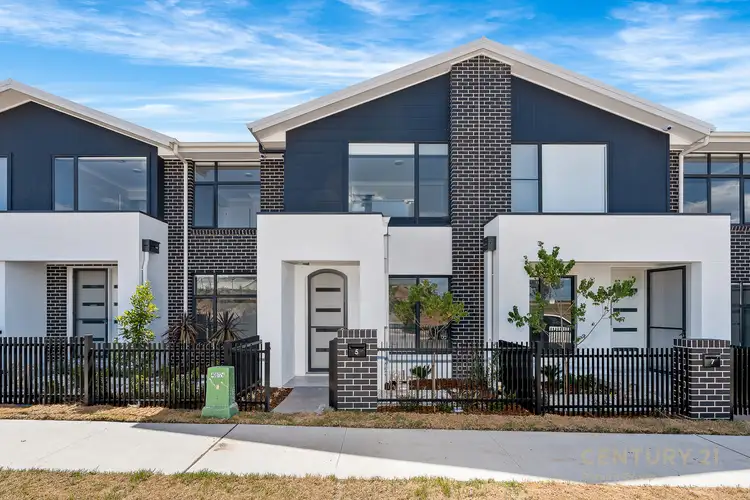 15 Thompson Road, Oran Park NSW 2570