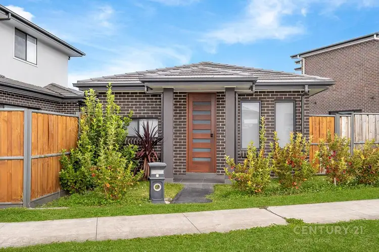 1 Stoneham Circuit, Oran Park NSW 2570