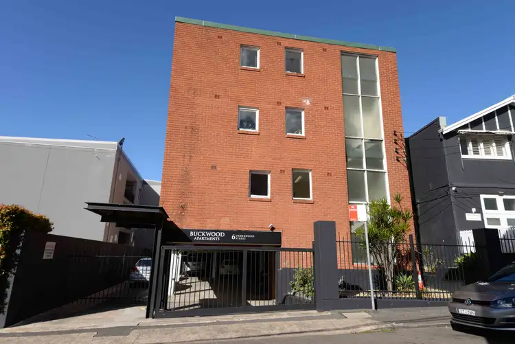 15/6 Underwood Street