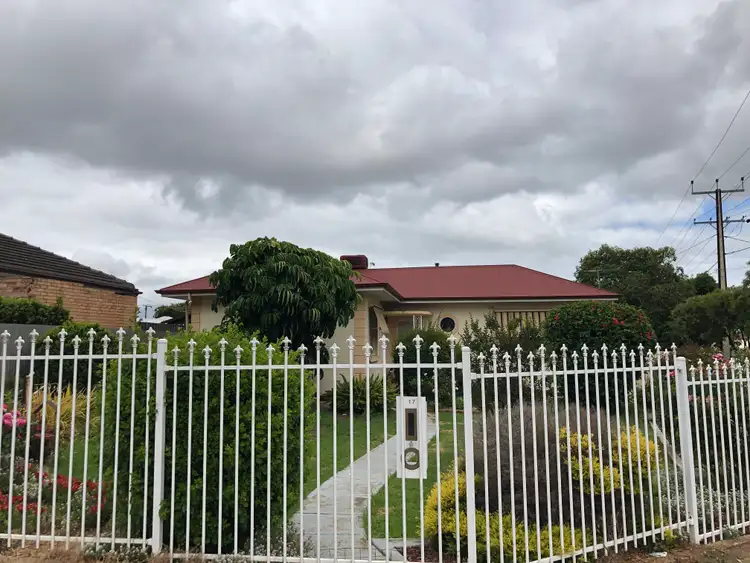 17 Hillsea Avenue, Clearview SA 5085