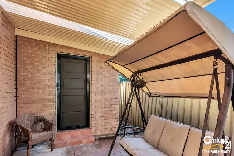 6a Clarke Close, Prairiewood NSW 2176