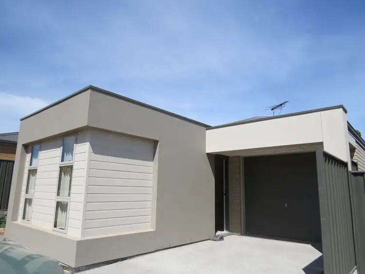 16 The Glenn, Morphett Vale SA 5162