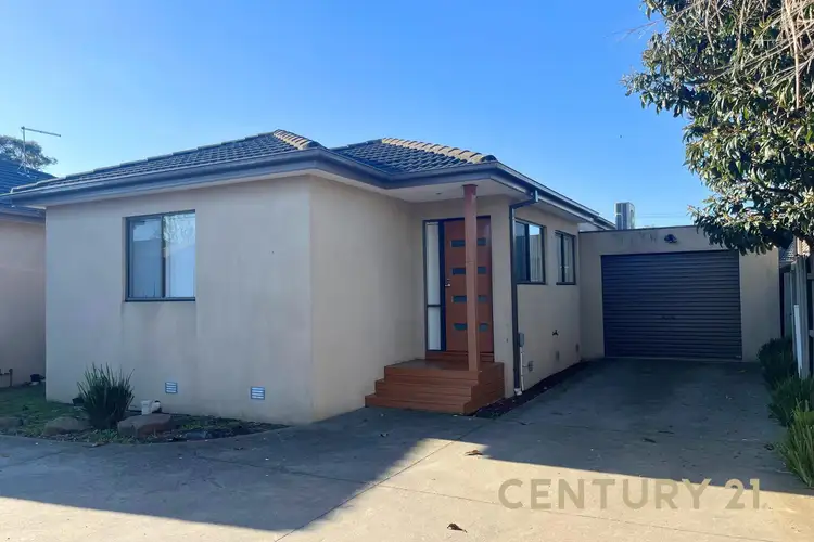 3/8 Prunus Grove, Doveton VIC 3177