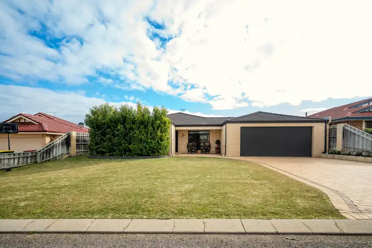 15 Ostend Parade, Mindarie WA 6030