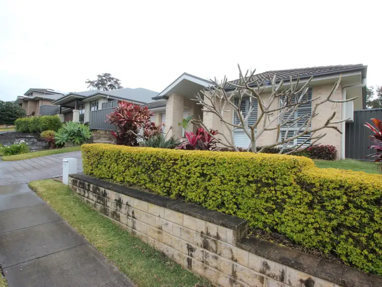 4 Discovery Drive, Fletcher NSW 2287