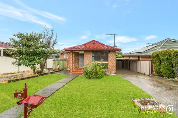 8 Benghazi Street, Bossley Park NSW 2176