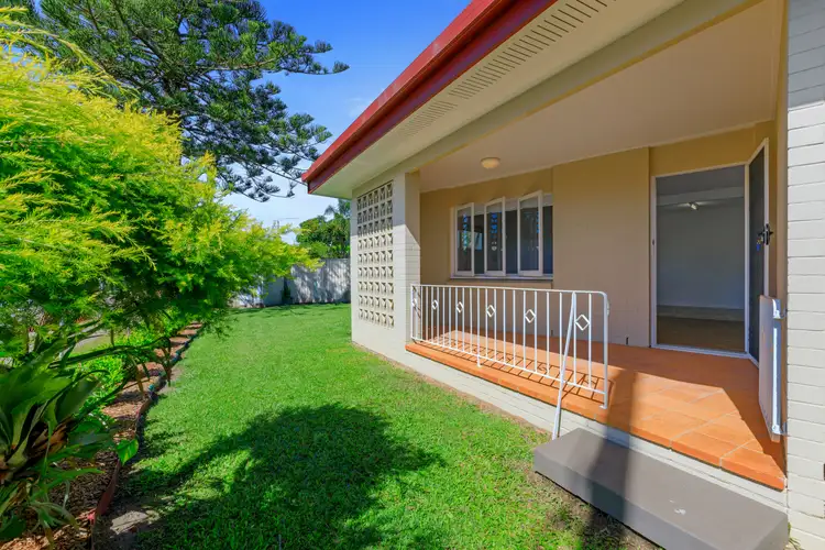 5b Donkin Street, Scarborough QLD 4020