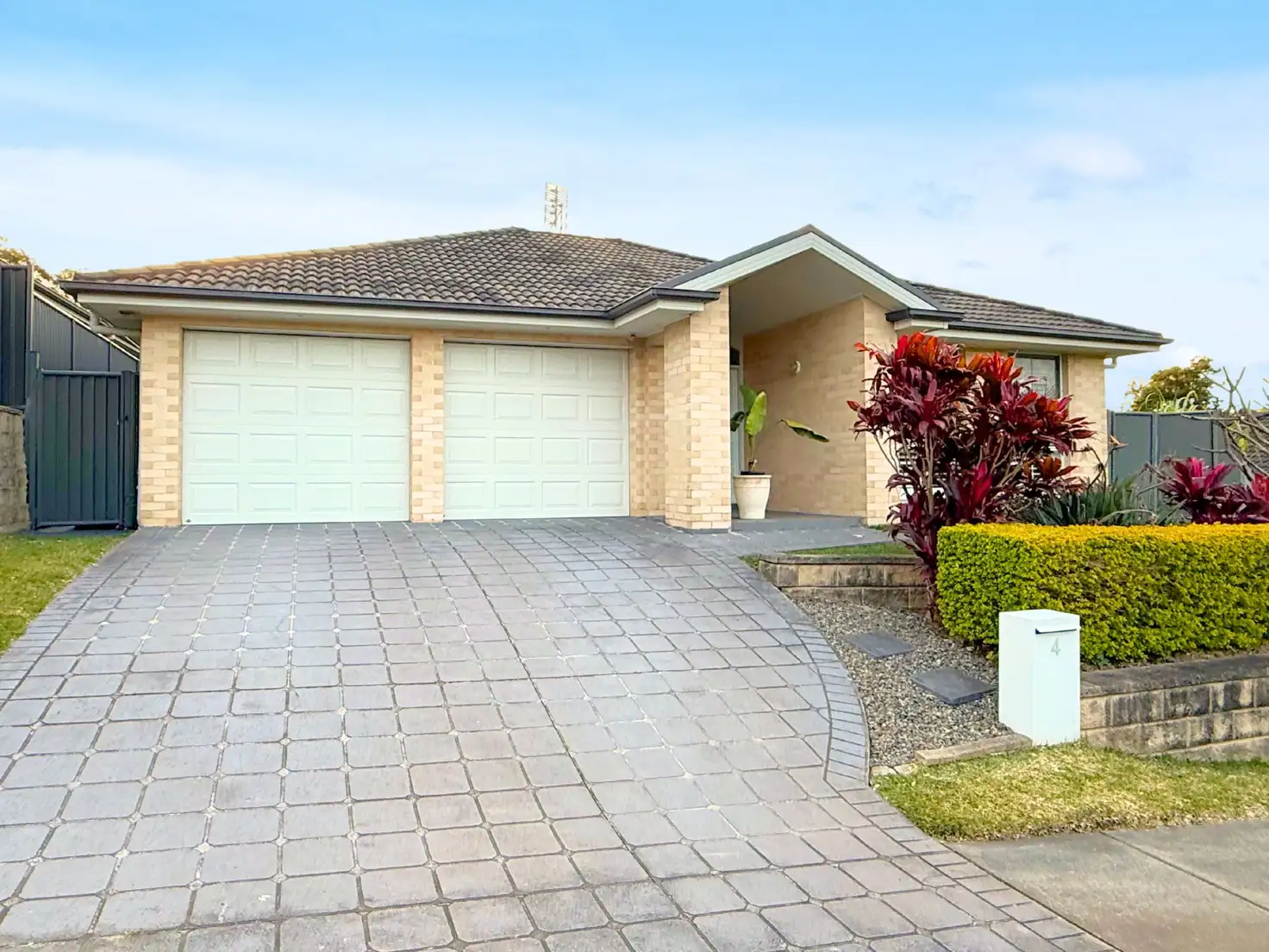 Main view of Homely house listing, 4 Discovery Drive, Fletcher NSW 2287