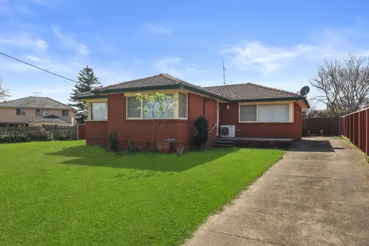 41 Hurlstone Avenue, Glenfield NSW 2167