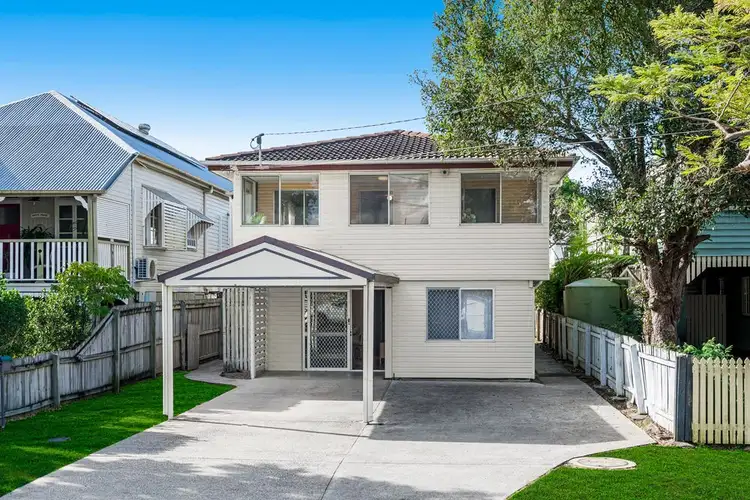 21 Moreton Avenue, Wynnum QLD 4178