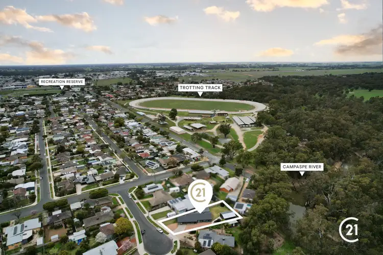 Second view of Homely house listing, 4 Kennedy Court, Echuca VIC 3564