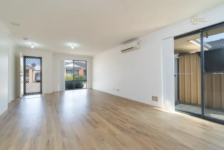 Fifth view of Homely villa listing, 2/9 Bickley Road, Cannington WA 6107