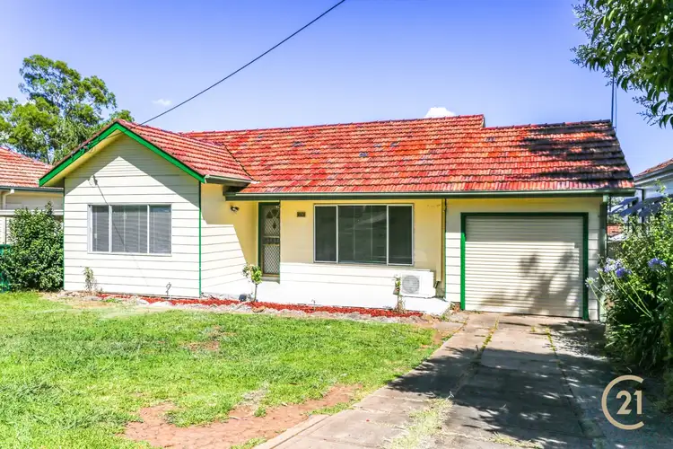 50 Farnsworth Avenue, Campbelltown NSW 2560