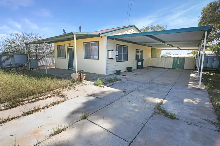 32 Henley Street, Menindee NSW 2879