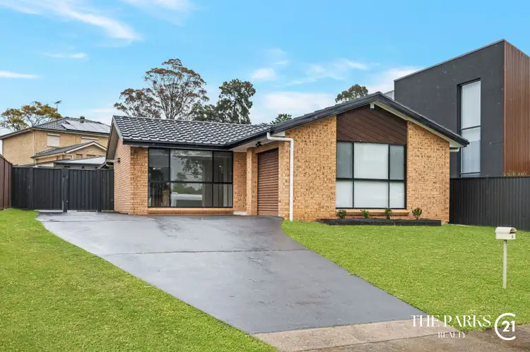 6 Bossley Road, Bossley Park NSW 2176