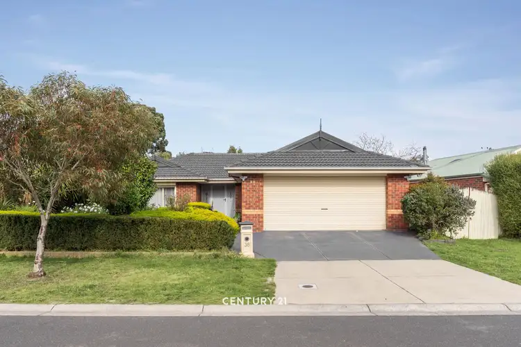 38 Kingston Avenue, Narre Warren South VIC 3805