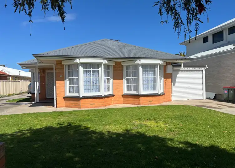 1 / 45 Edwards Street