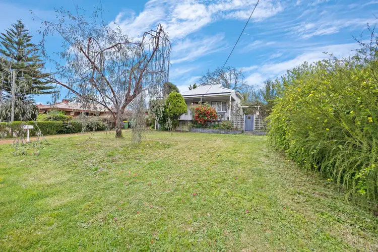 32 Roberts Street, Collie WA 6225