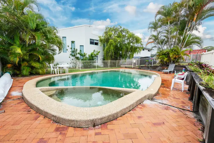 2/13 Carlo Road, Rainbow Beach QLD 4581