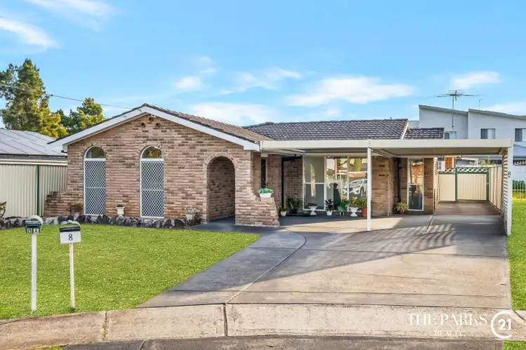8 Hope Crescent, Bossley Park NSW 2176