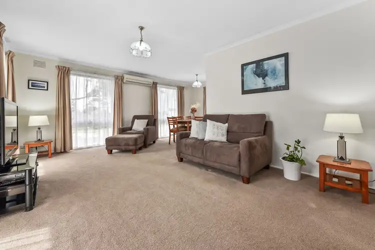 Second view of Homely house listing, 7 Selbourne Way, Mulgrave VIC 3170