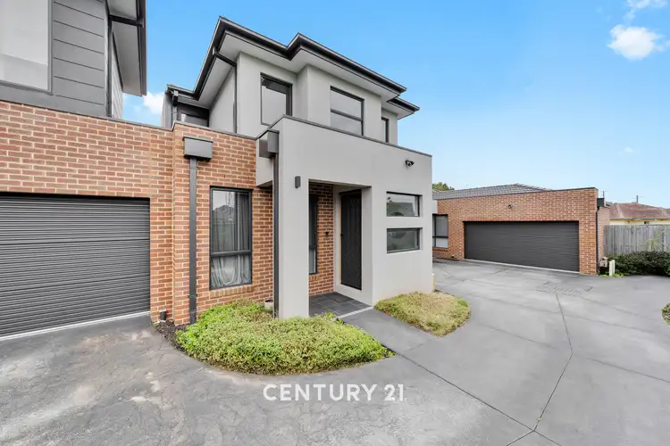 2/8 Reid Court, Dandenong North VIC 3175