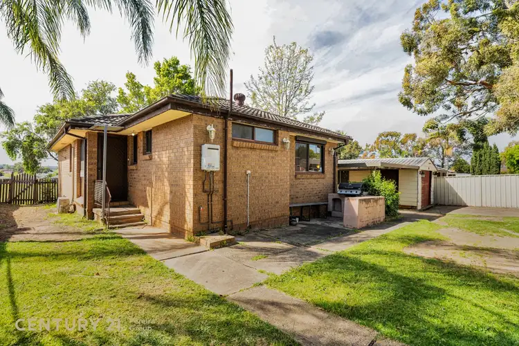 43 Othello Avenue, Rosemeadow NSW 2560