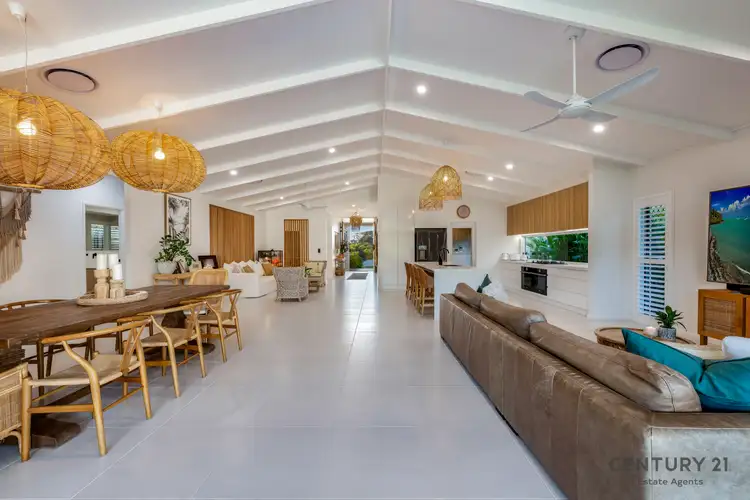 63 Bisdee Street, Coral Cove QLD 4670