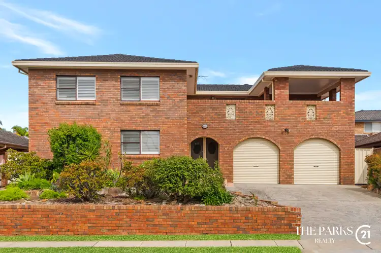 16 Loddon Close, Bossley Park NSW 2176