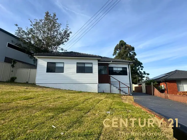 5 Station Road, Toongabbie NSW 2146