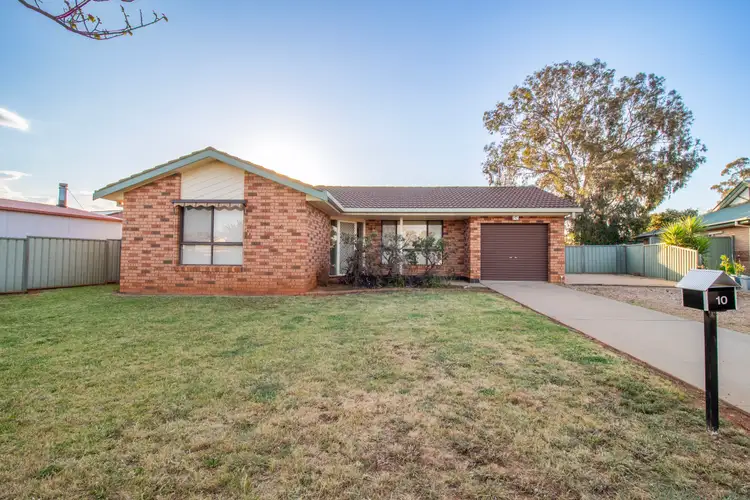 10 Thomas Tom Crescent, Parkes NSW 2870