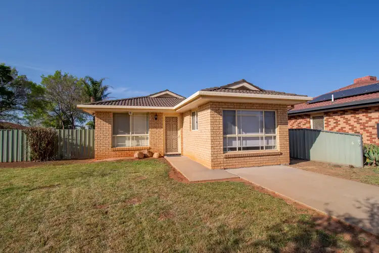 16 Thomas Tom Crescent, Parkes NSW 2870