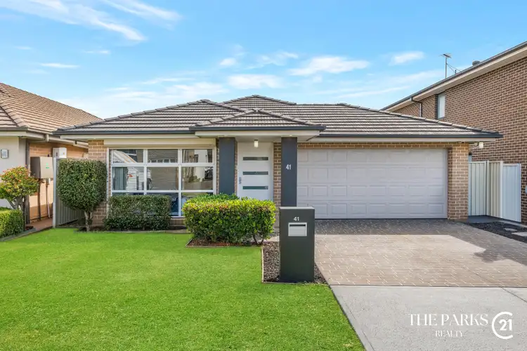 41 McGuiness Avenue, Middleton Grange NSW 2171