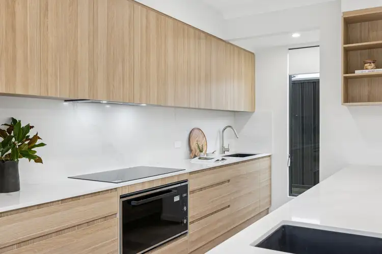 Fifth view of Homely house listing, 2 Emerald Way, Mount Barker SA 5251